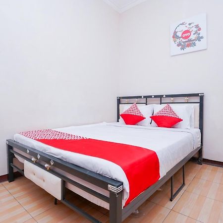Collection O 1112 Comfitel Siwalankerto Aa4 Hotel Surabaia Exterior foto