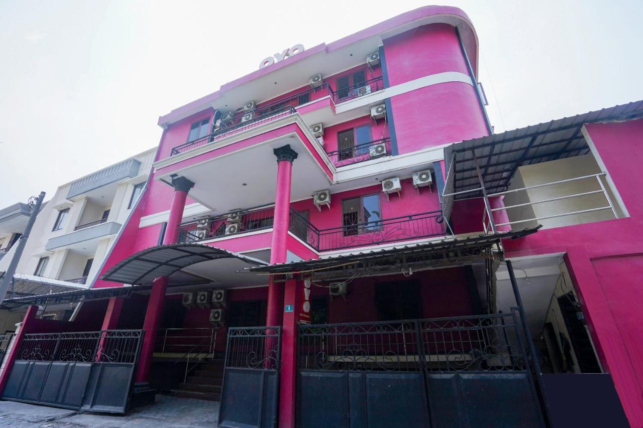 Collection O 1112 Comfitel Siwalankerto Aa4 Hotel Surabaia Exterior foto