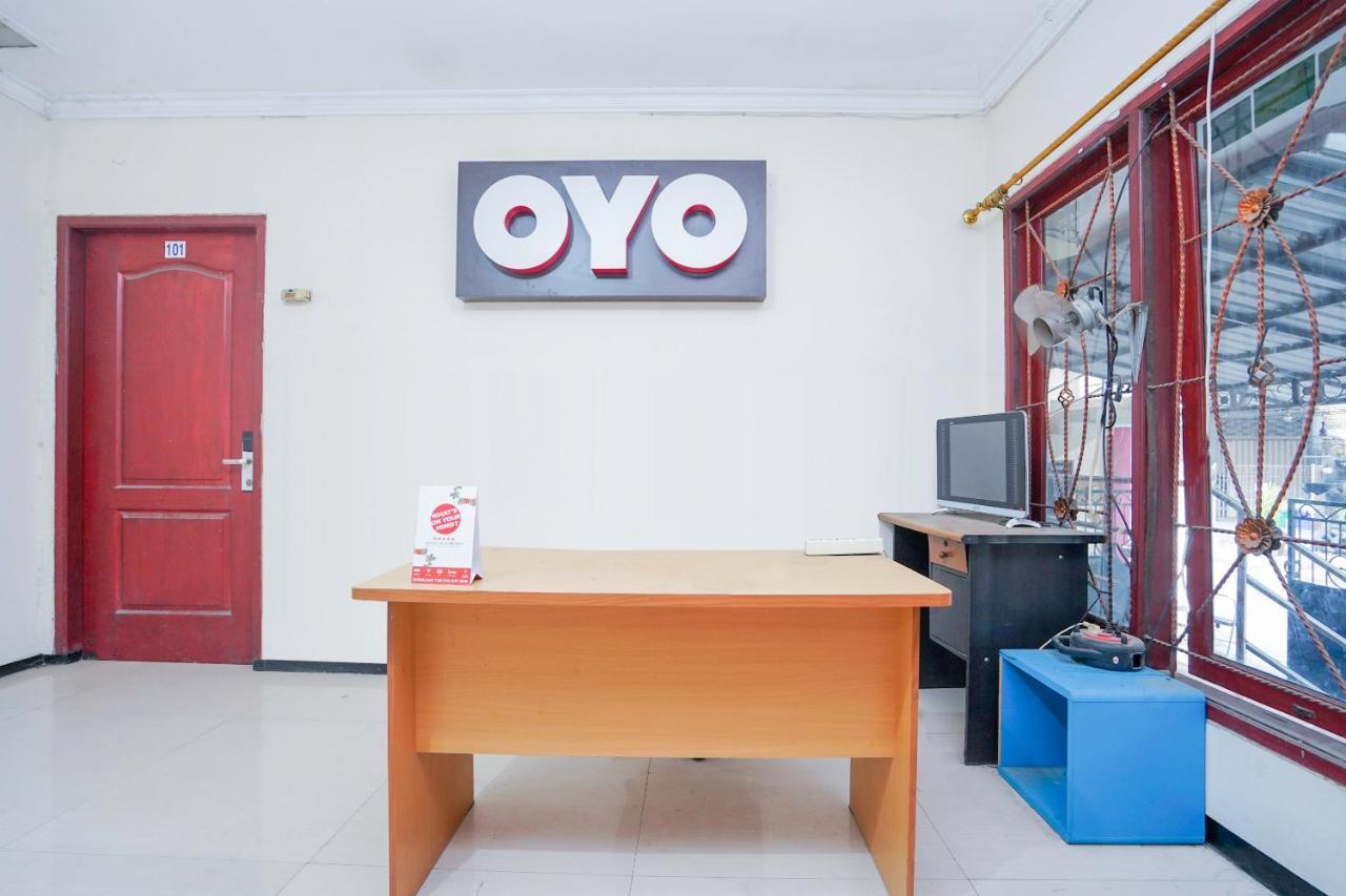 Collection O 1112 Comfitel Siwalankerto Aa4 Hotel Surabaia Exterior foto