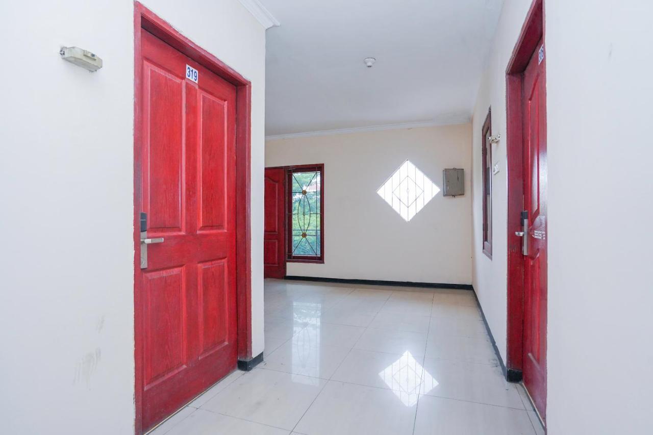 Collection O 1112 Comfitel Siwalankerto Aa4 Hotel Surabaia Exterior foto