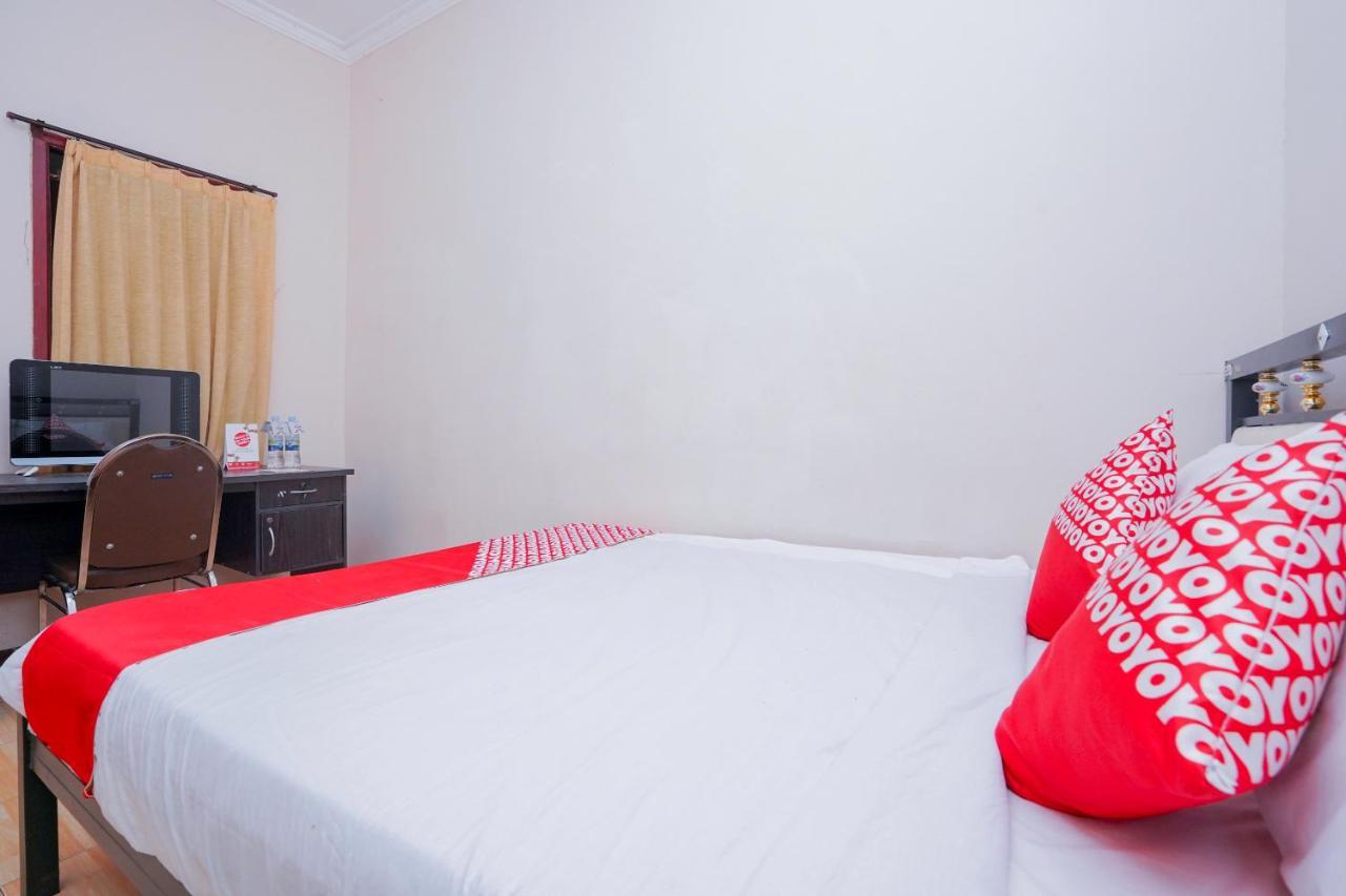 Collection O 1112 Comfitel Siwalankerto Aa4 Hotel Surabaia Exterior foto